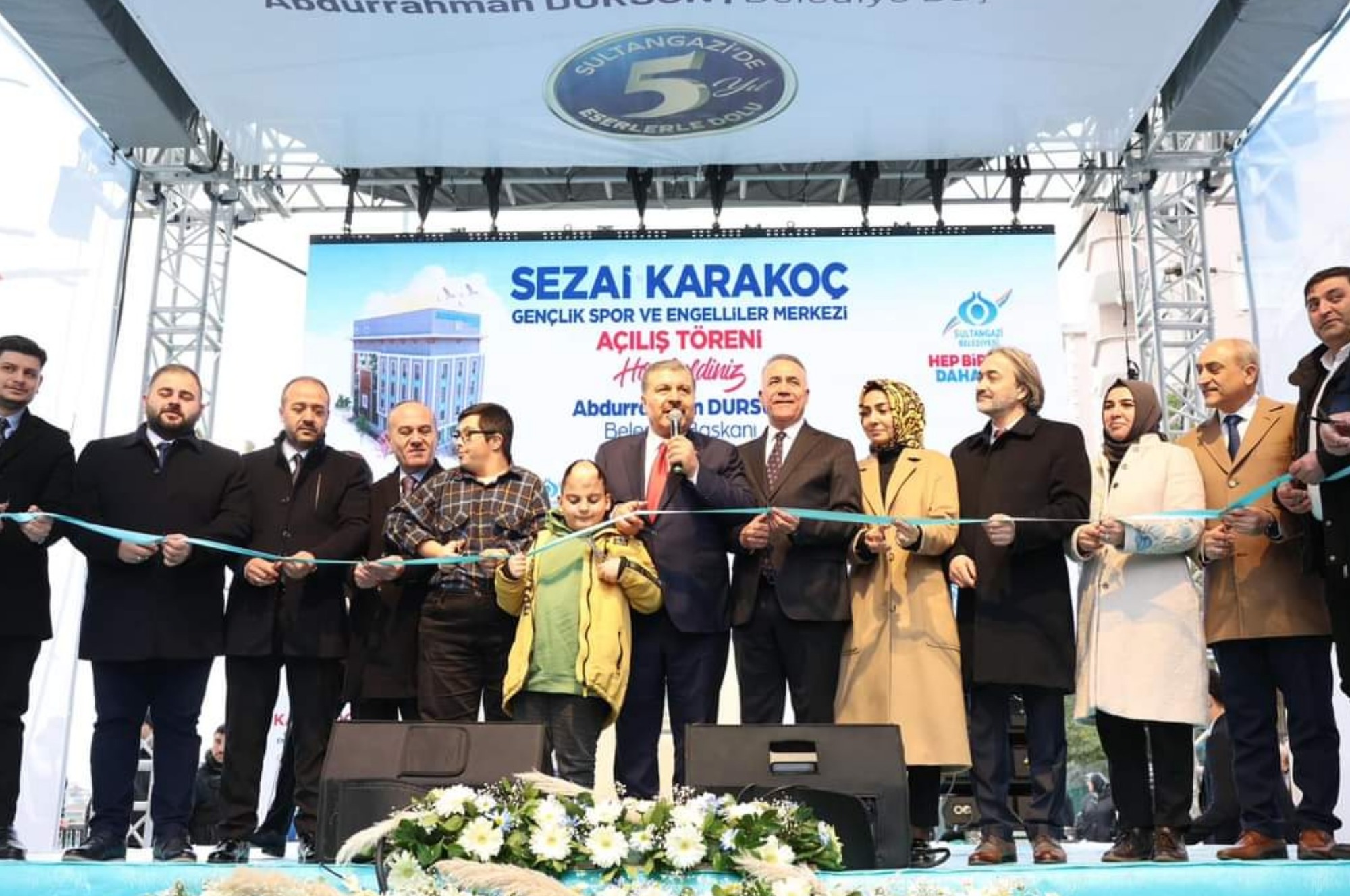 Sultangazi, Sezai Karakoç Gençlik Spor ve Engelliler Merkezi, Bakan Fahrettin Koca’nın katılımıyla açıldı.