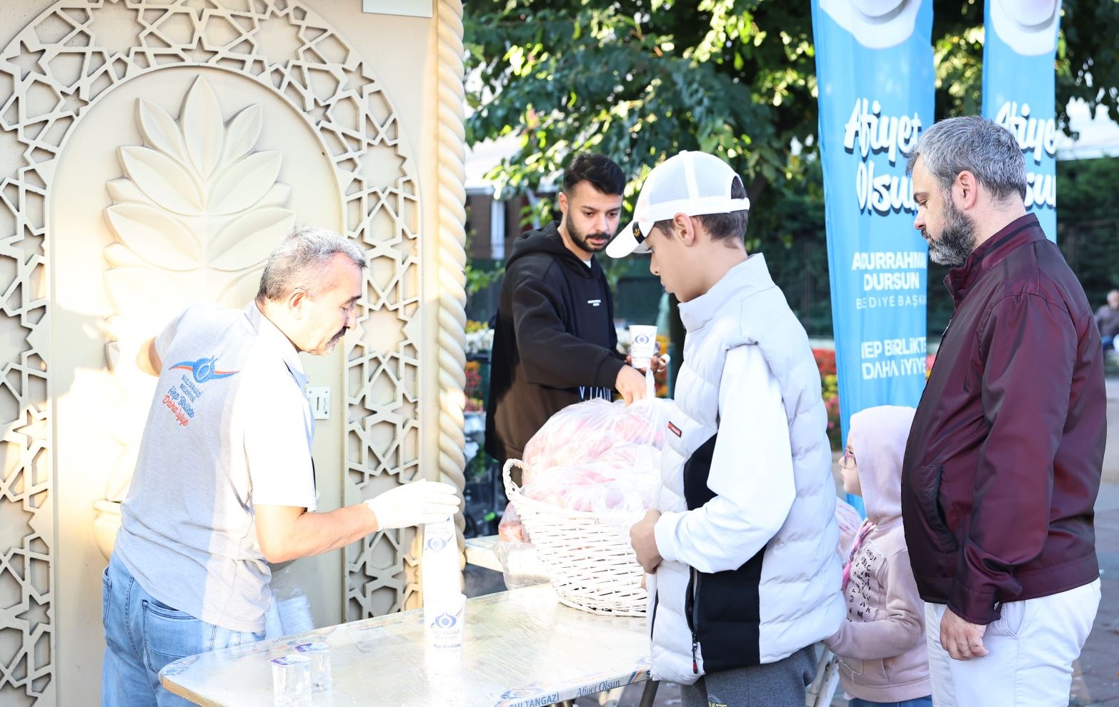 Sultangazi Belediyesi’nden Her Sabah Vatandaşlara Çorba İkramı