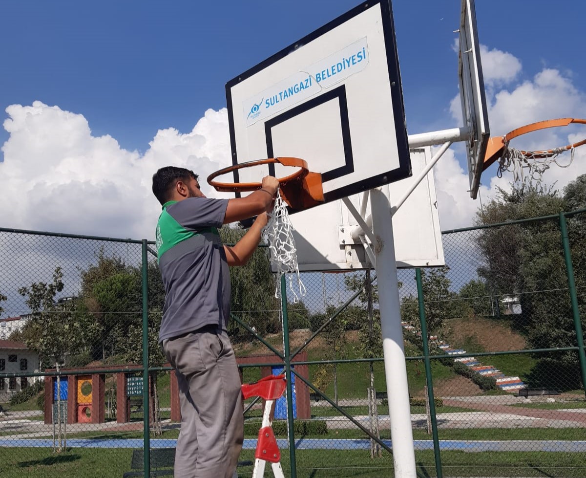 Sultangazi Belediyesi’nden Okullara Bakım Desteği