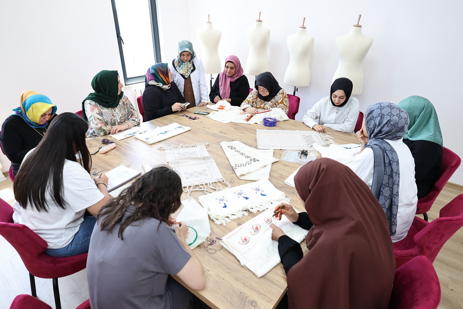 Sultangazi Belediyesi Sanat ve Mesleki Eğitim Kursları Yaz Aylarında da Devam Ediyor