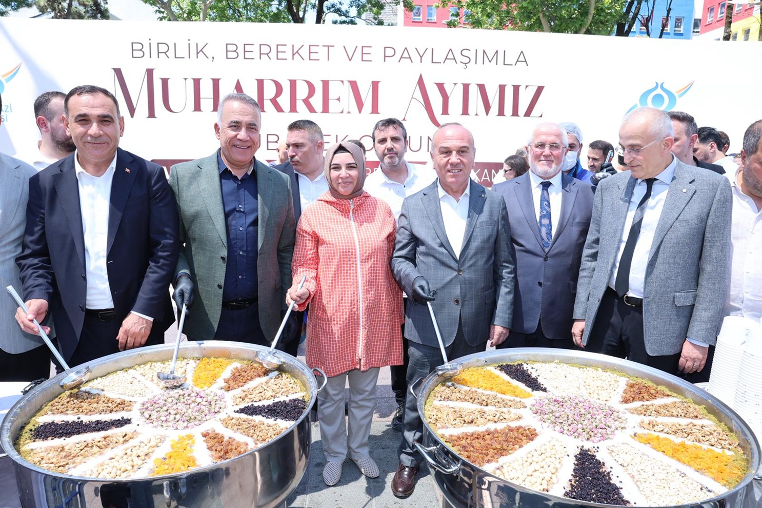 Sultangazi’de Aşure Bereketi