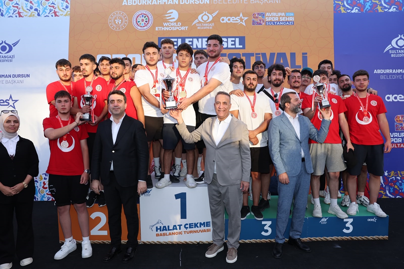 Sultangazi’de Geleneksel Sporlar Festivali Coşkusu