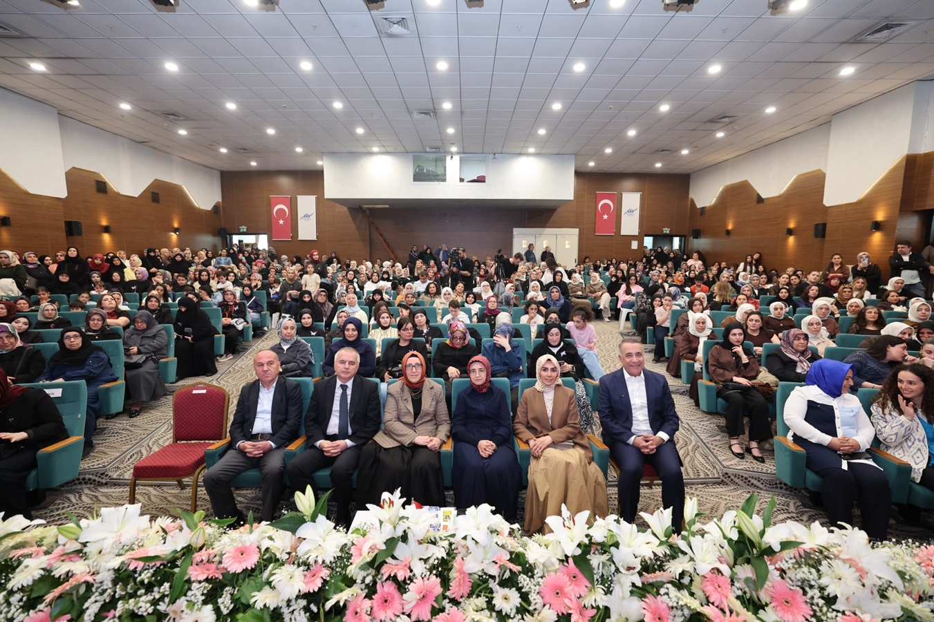  Sultangazili Kadınlardan “Zamana İz Bırakan Eserler” Sergisi
