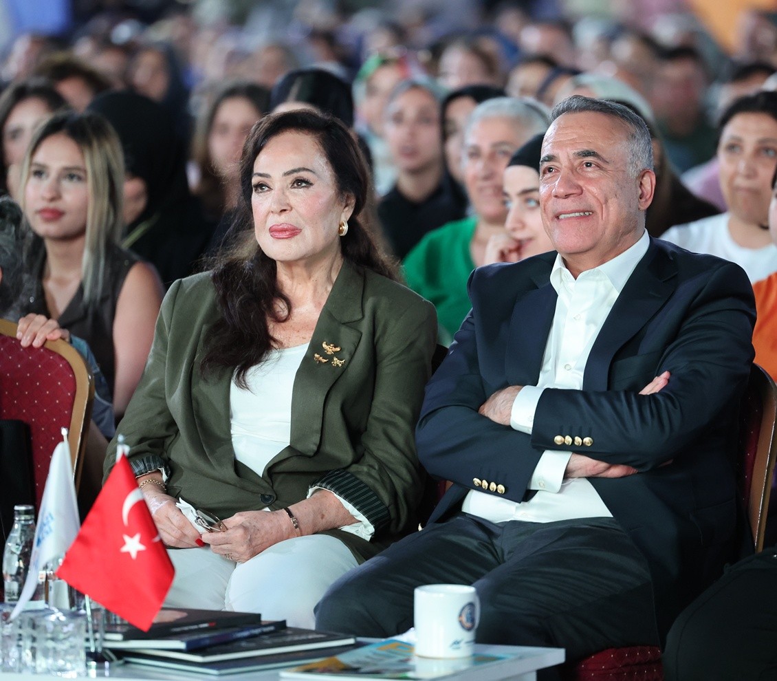 Türkan Şoray, Sultangazililerle Unutulmaz Bir Yaz Akşamında Buluştu