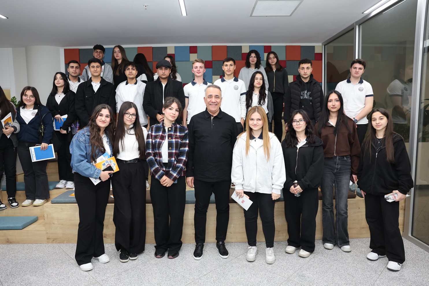  Üniversite ve Yüksek Lisans Öğrencilerinin Ulaşım Masrafları Sultangazi Belediyesi’nden