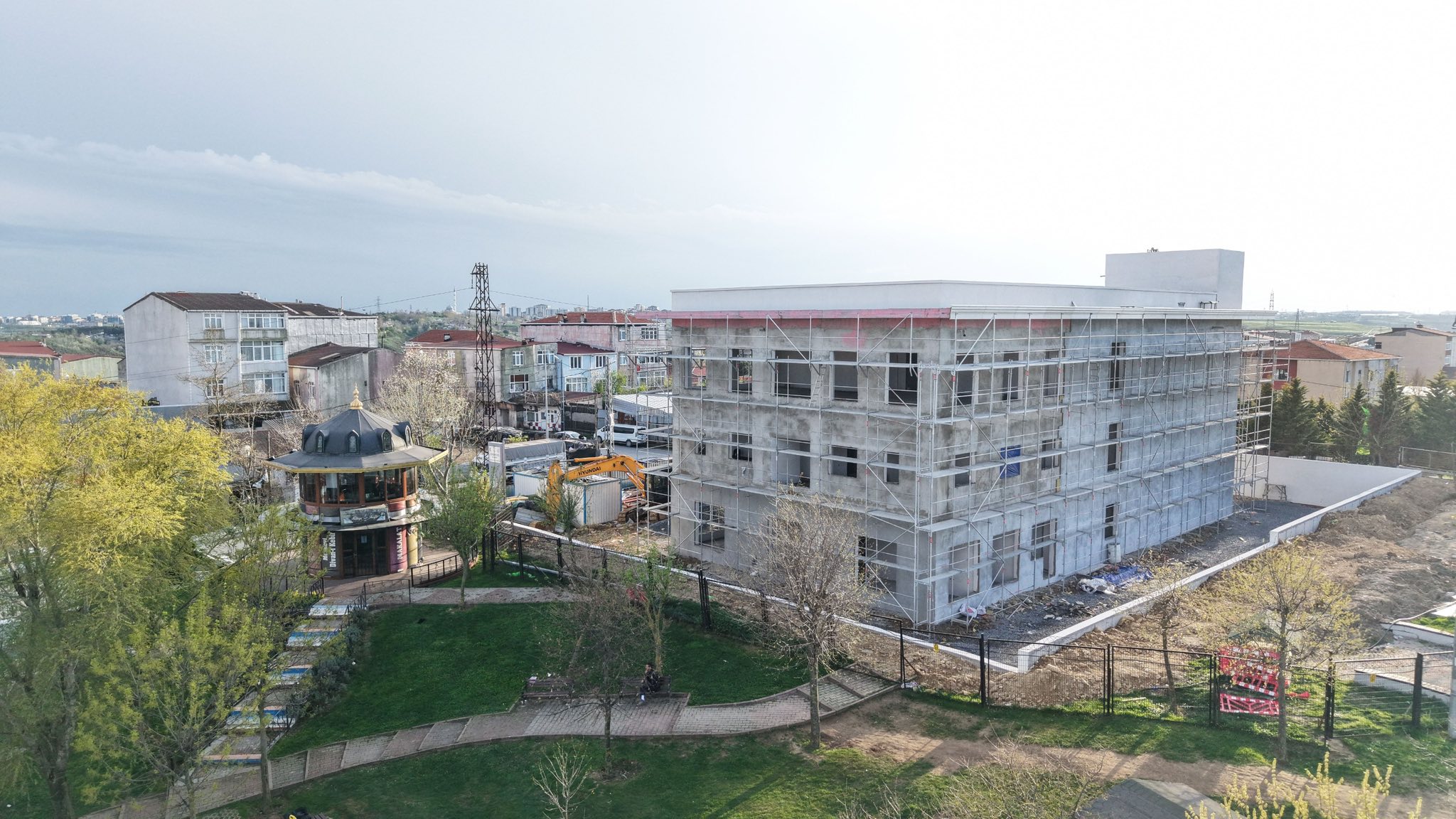 Yayla Mahallesi’ne Gençlik, Spor ve Sağlık Merkezi Hızla Yükseliyor