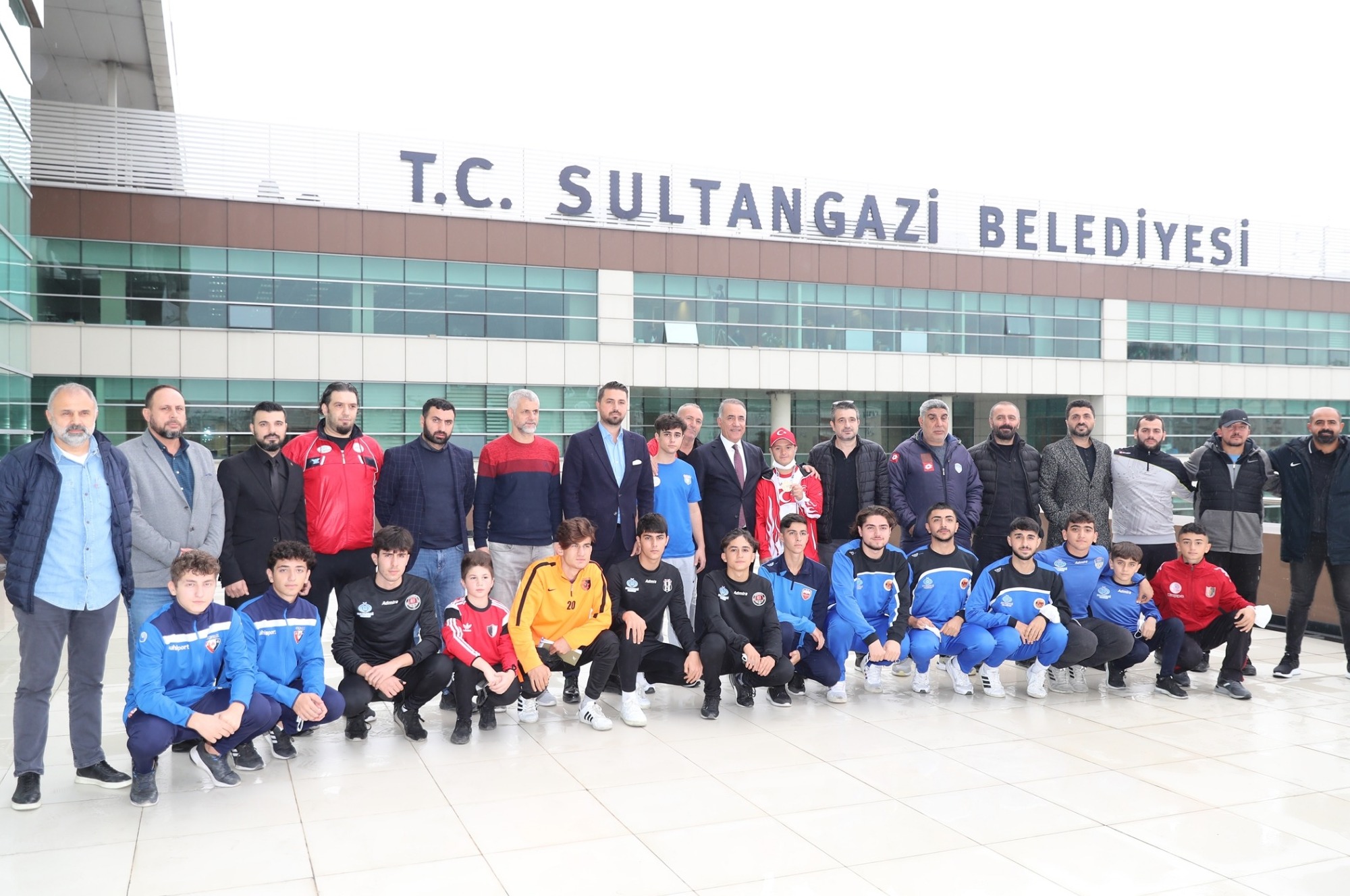 Sultangazi Belediyesi Amatör Spor Kulüpleri Futbol Turnuvası için Kuralar Çekildi