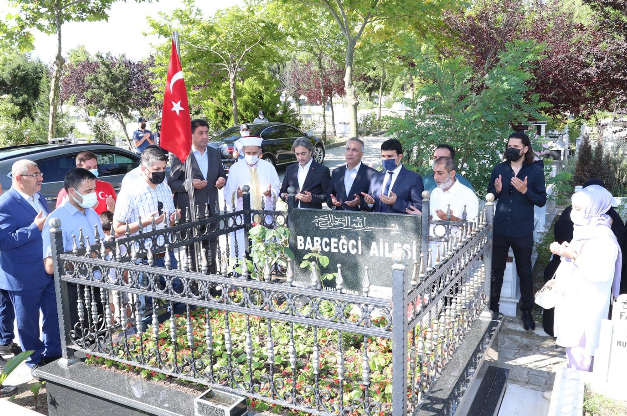 Başkan Dursun, 15 Temmuz Şehitlerinin Kabirlerini Ziyaret Ederek Dua Etti