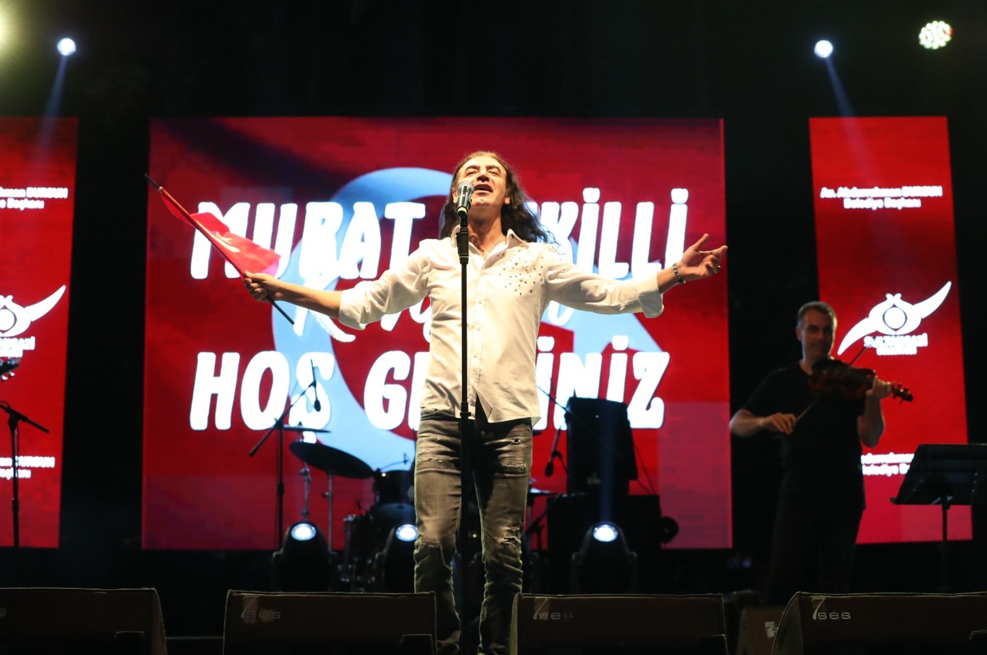Binlerce Sultangazili, 30 Ağustos Coşkusunu Murat Kekilli Konseri İle Yaşadı
