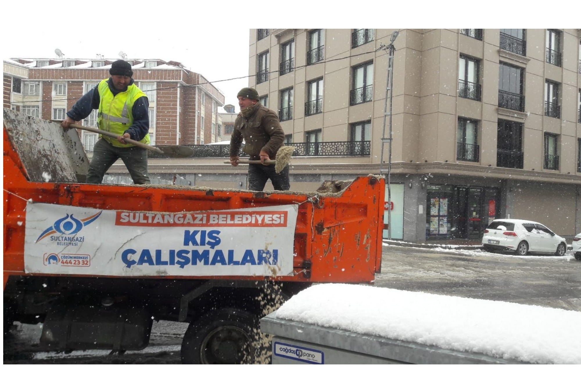 Sultangazi Belediyesi Yoğun Kar Yağışına Karşı Teyakkuzda