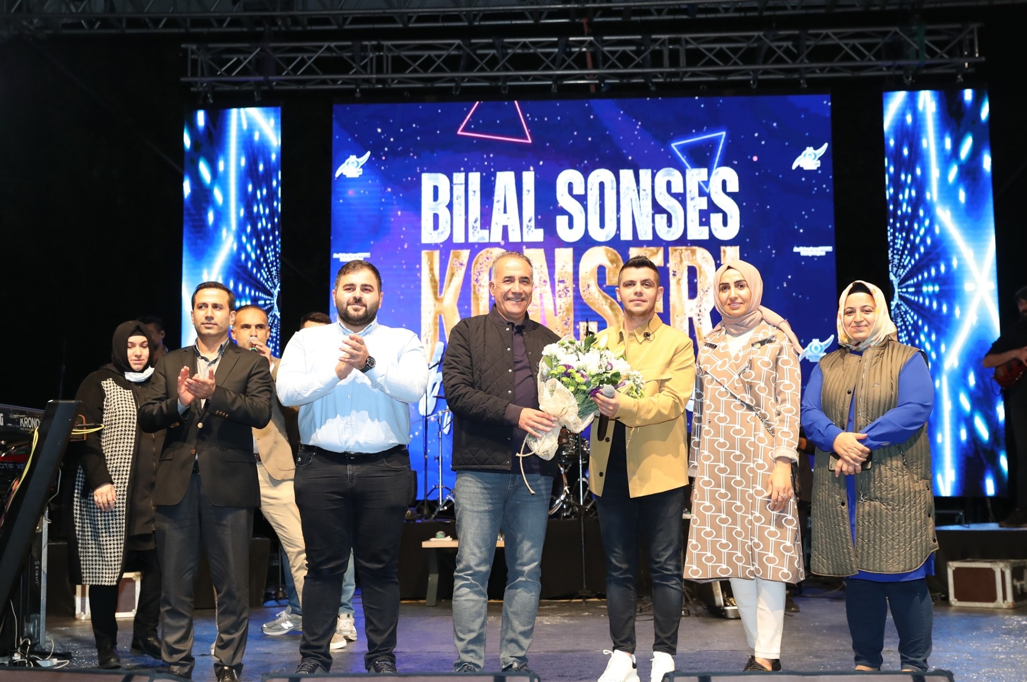 Ünlü Sanatçı Bilal Sonses, Sultangazi’de hayranlarıyla buluştu